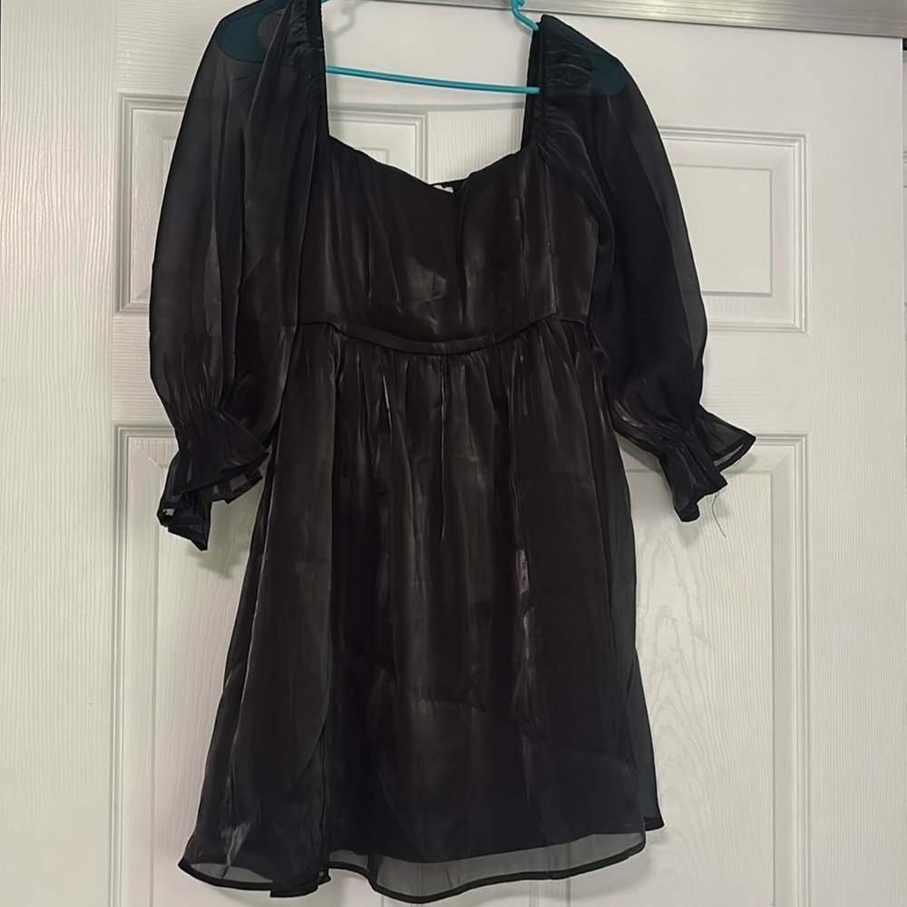Thrifty/30 La mini puff sleeve dress